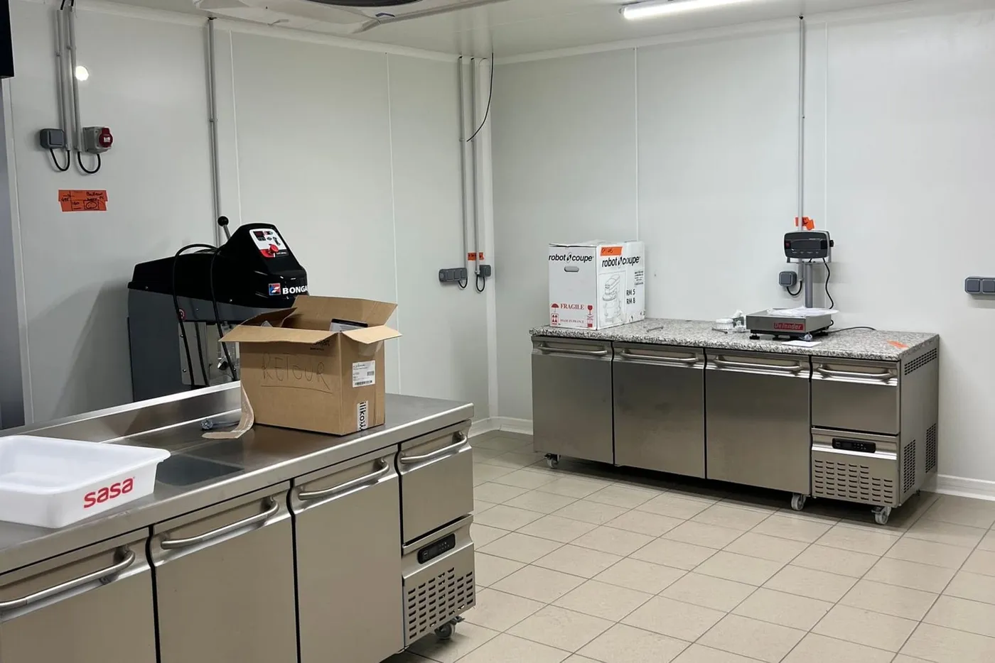 Cuisine professionnelle équipée de froid commercial, chantier MS ECO TECH